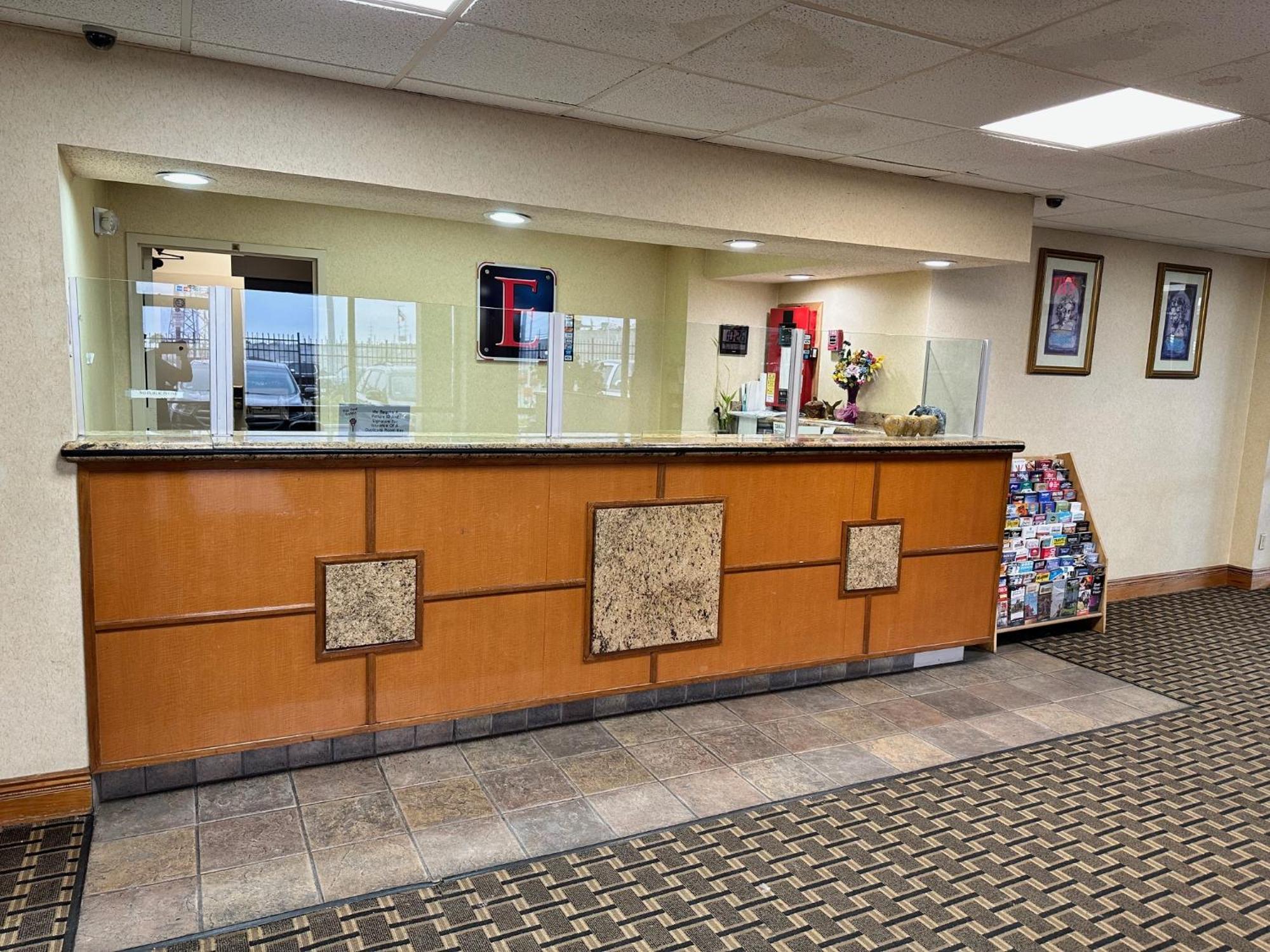 Executive Inn ダラス エクステリア 写真